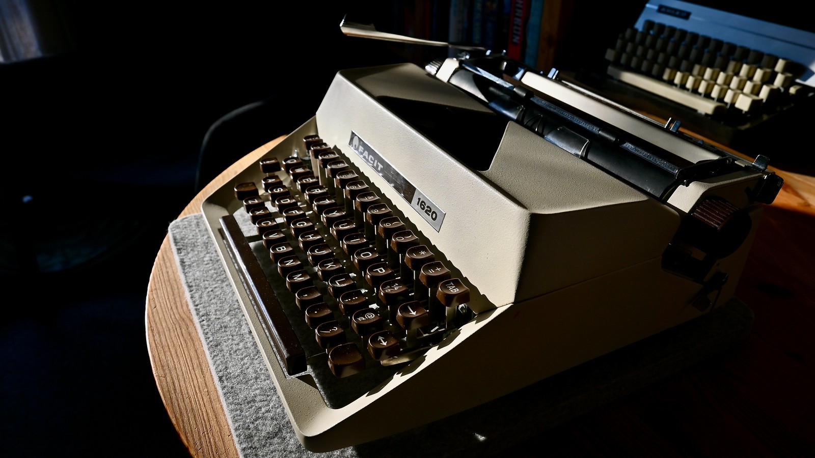 A Facit 1620 typewriter from my own collection. A Facit 1620 typewriter from my own collection.